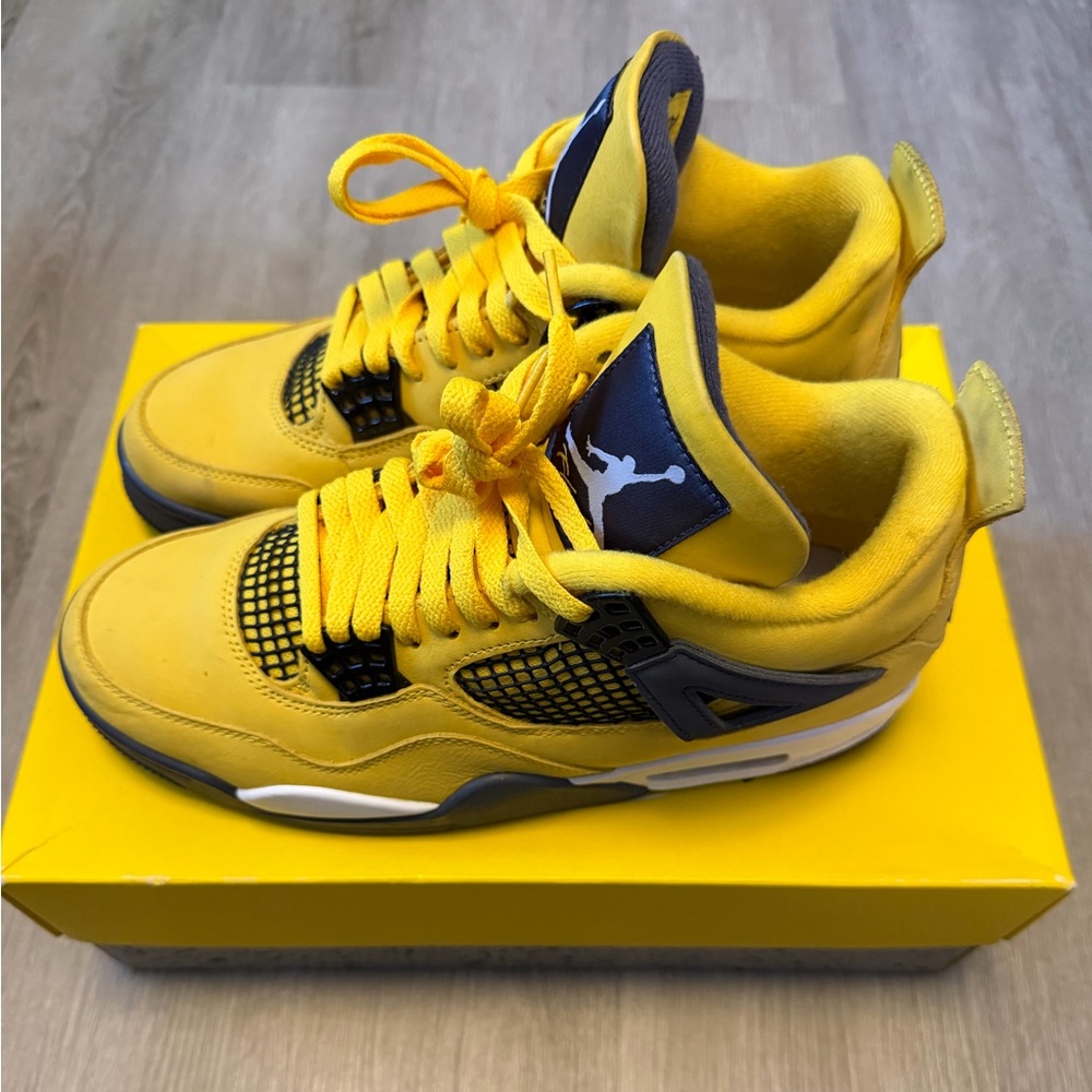 Jordan 4 Retro Lightening Sz 8